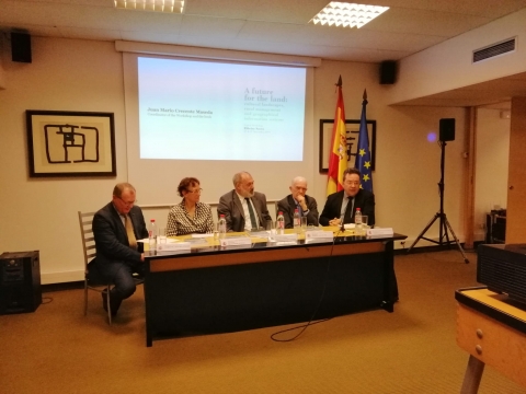 Presentación del libro "A future for the land: cultural landscapes, rural management and geographical information systems. Ribeira Sacra”