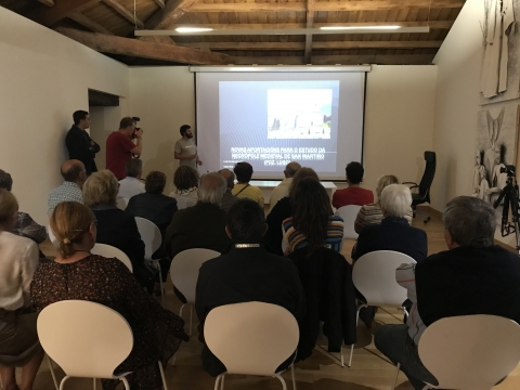 Conferencia de los arqueólogos Luis Cordeiro Maañón y Celso Rodríguez Cao en San Martiño de Mondoñedo (Foz)